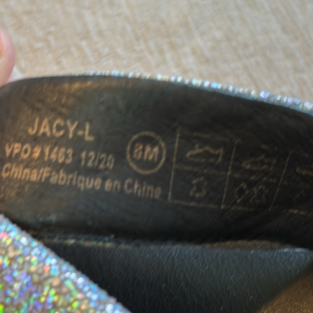 Cougar Shoes Womens 8M Jacy Sandals Thong Flip Flop Matallic Silver Plat… - Picture 7 of 7